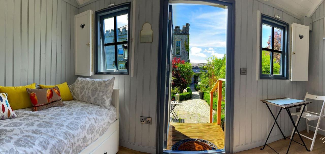 Holly Hut Shepherds Hut Jenkinstown Park Exterior photo